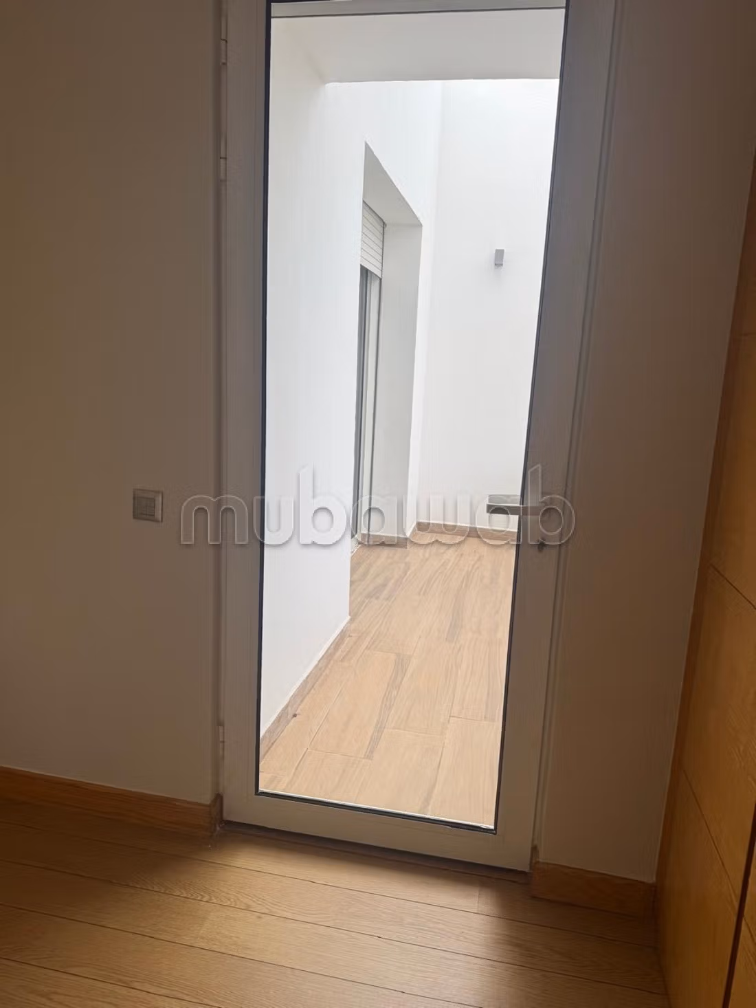 Semi-gemeubileerde villa