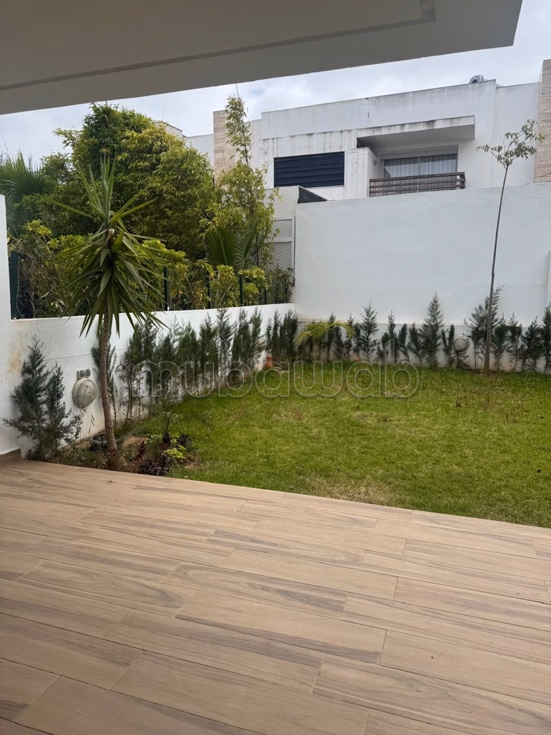 Semi-gemeubileerde villa
