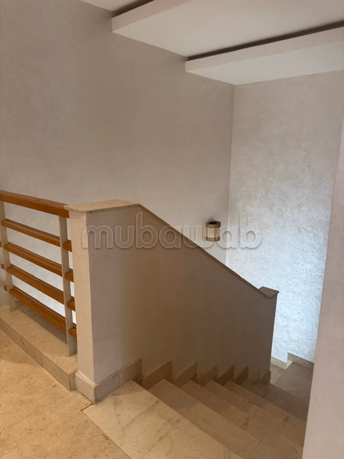 Semi-gemeubileerde villa