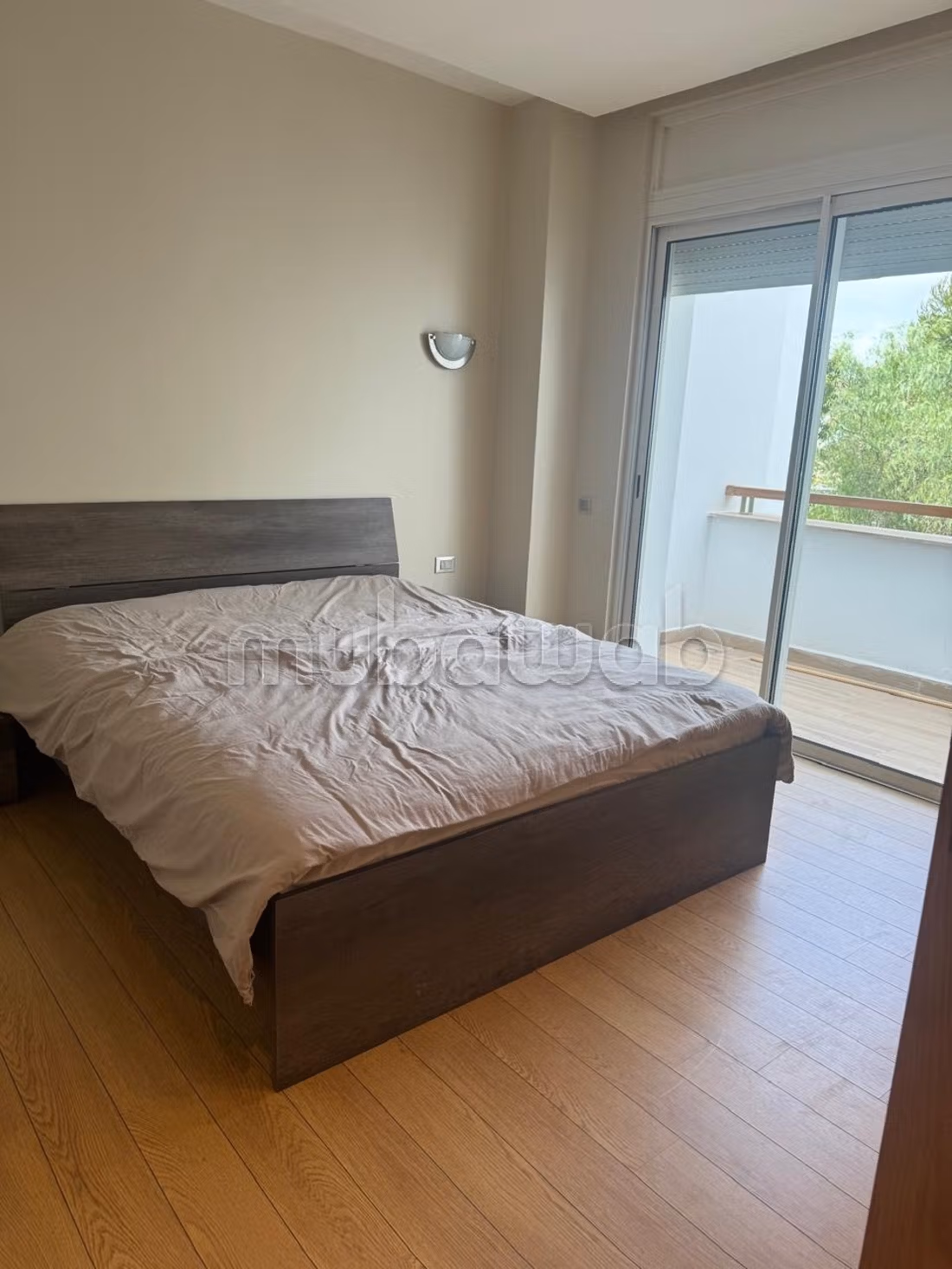 Semi-gemeubileerde villa