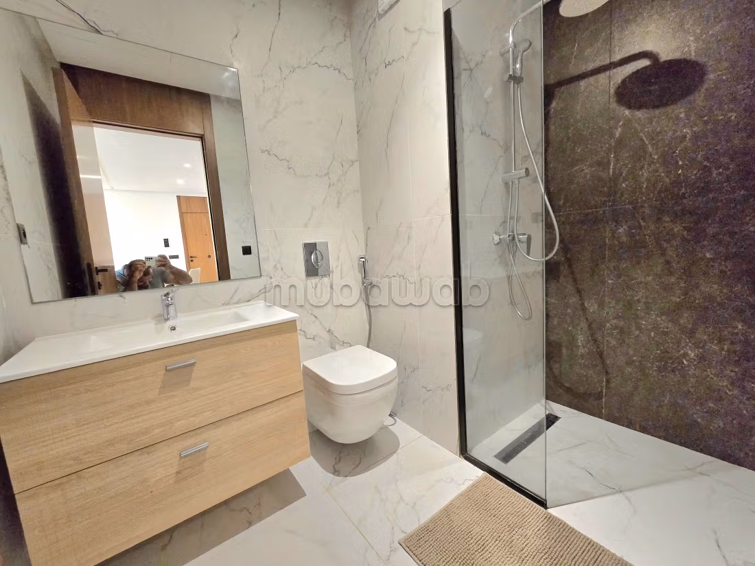 Affitta questo appartamento a Casablanca Finance City. 2 camere. Arredato