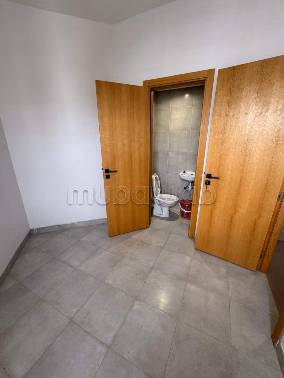 Appartamento vuoto con 3 camere da letto a Borgogna