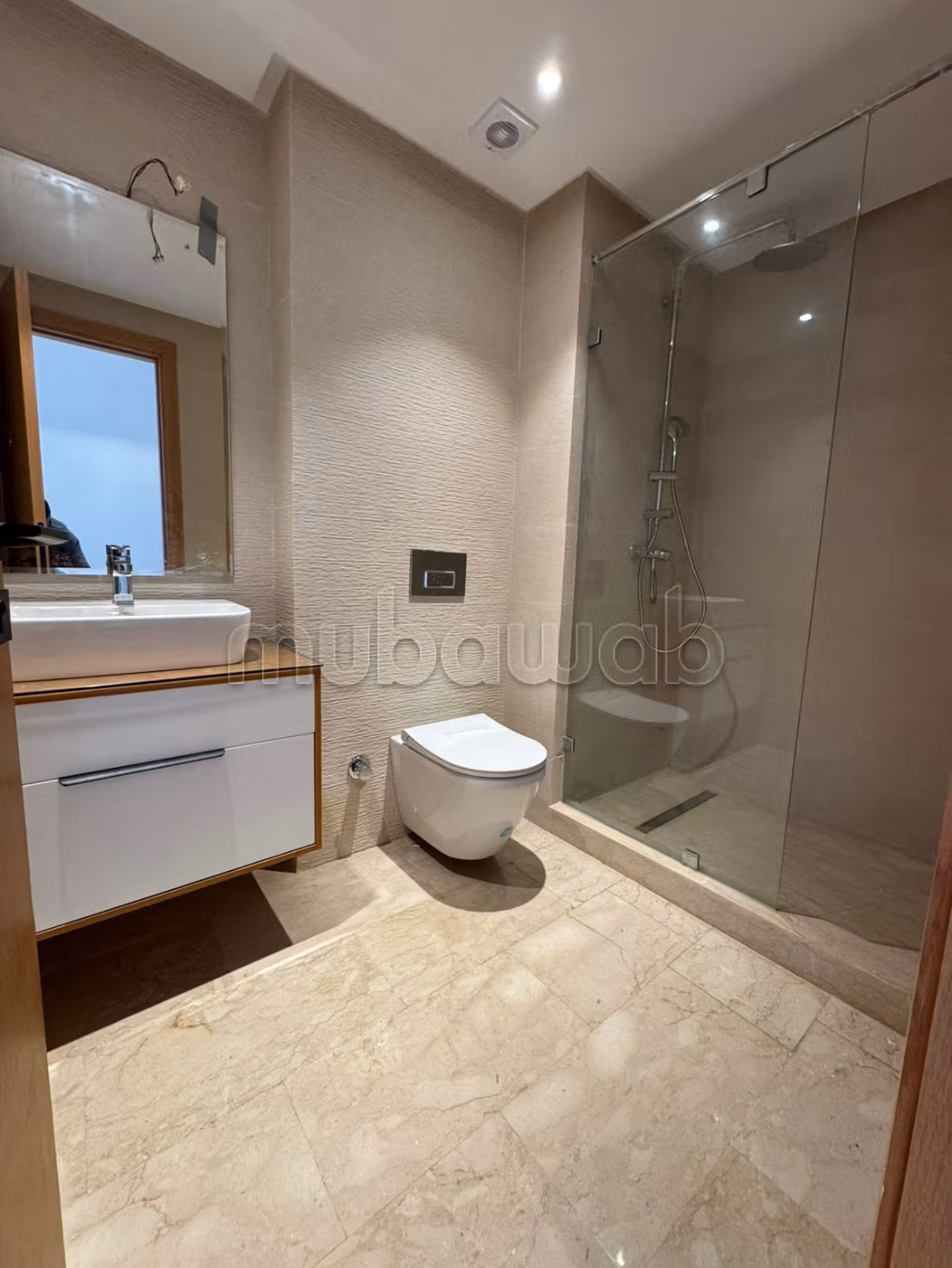 Appartamento vuoto con 3 camere da letto a Borgogna