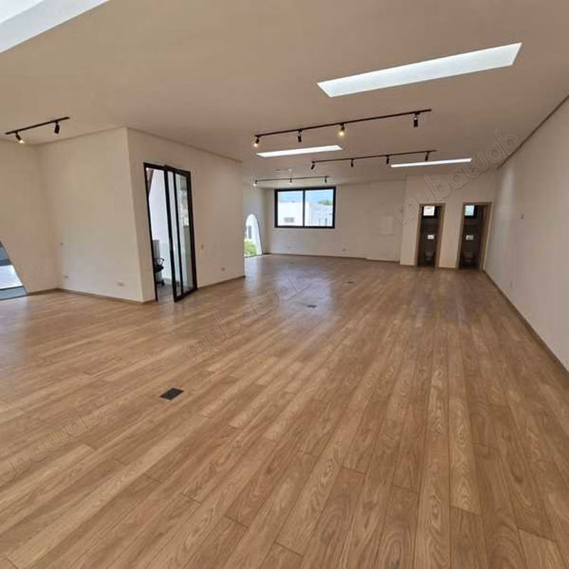 Local commercial à Louer de 152.0 m² à Casablanca, Cil