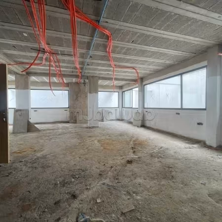 Local commercial à Louer de 448.0 m² à Casablanca, Cil