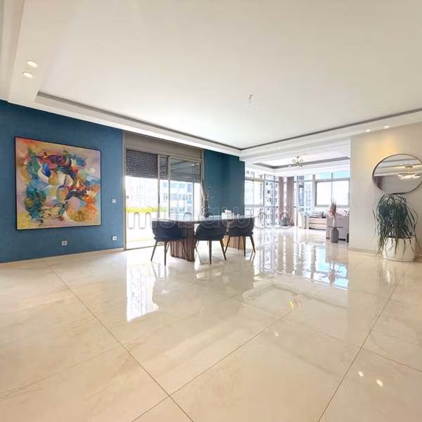 Appartement à Vendre de 243.0 m² à Casablanca, Gauthier — 3