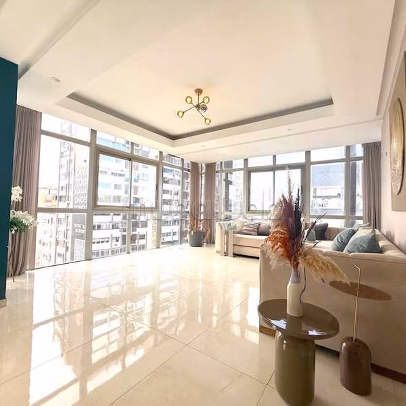 Appartement à Vendre de 243.0 m² à Casablanca, Gauthier — 5
