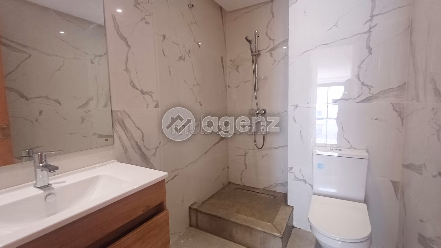 Appartamento in affitto di 143 m², 3 camere Hay Al Rajaa Fillah Rabat