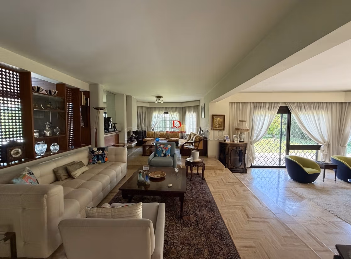 Villa en venta en Bir Qacem Souissi Rabat