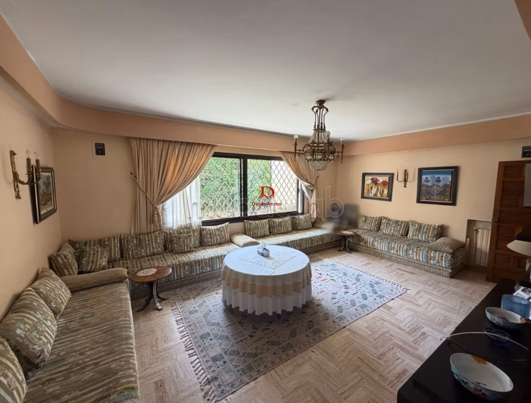 Villa en venta en Bir Qacem Souissi Rabat