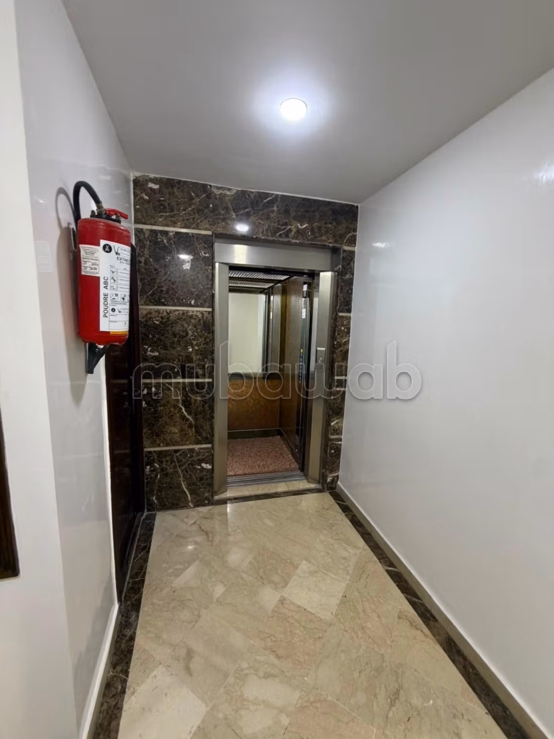 Appartement 280 m² à Bourgogne Ouest — 16