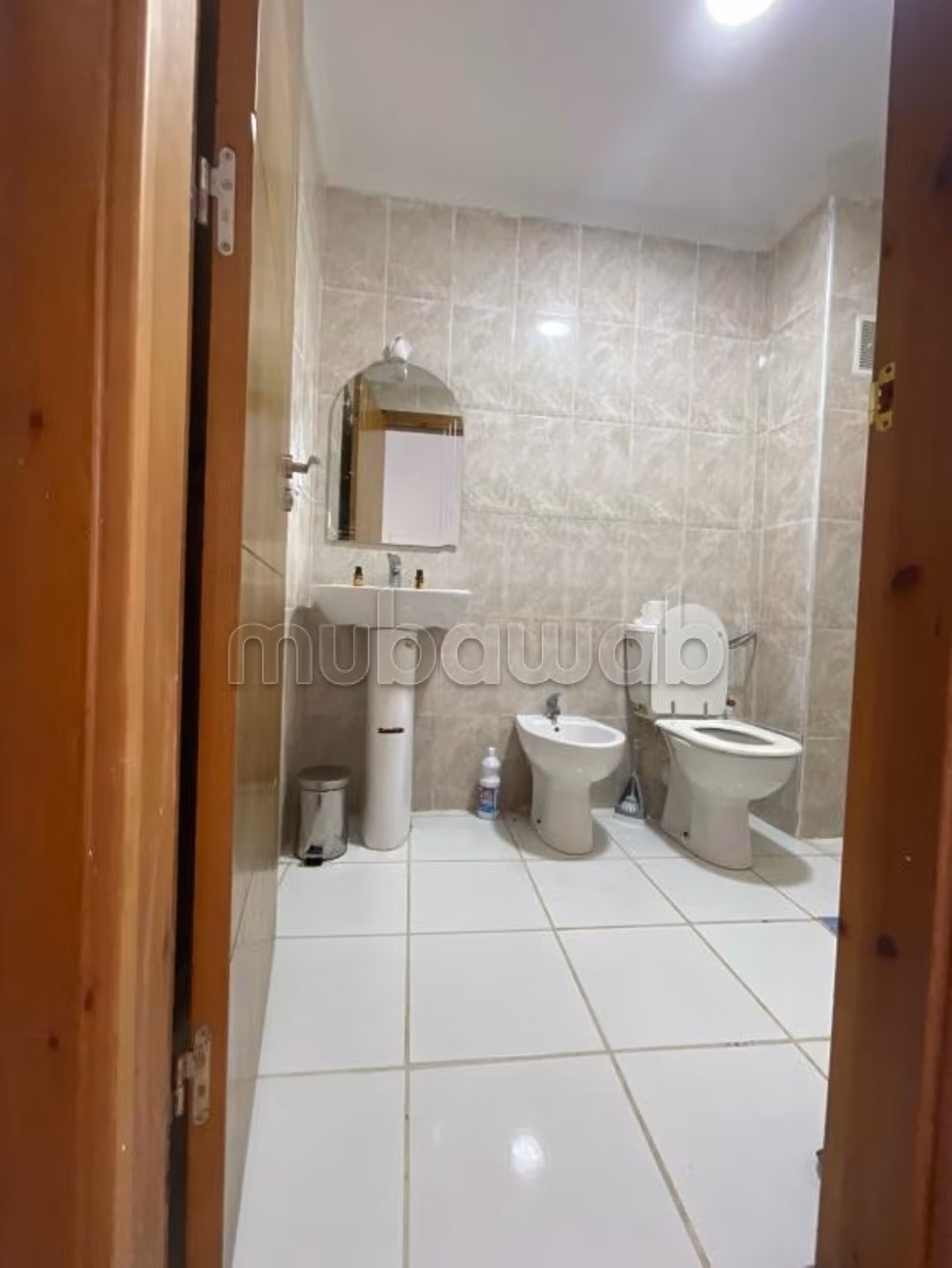 Clean apartment with pool access