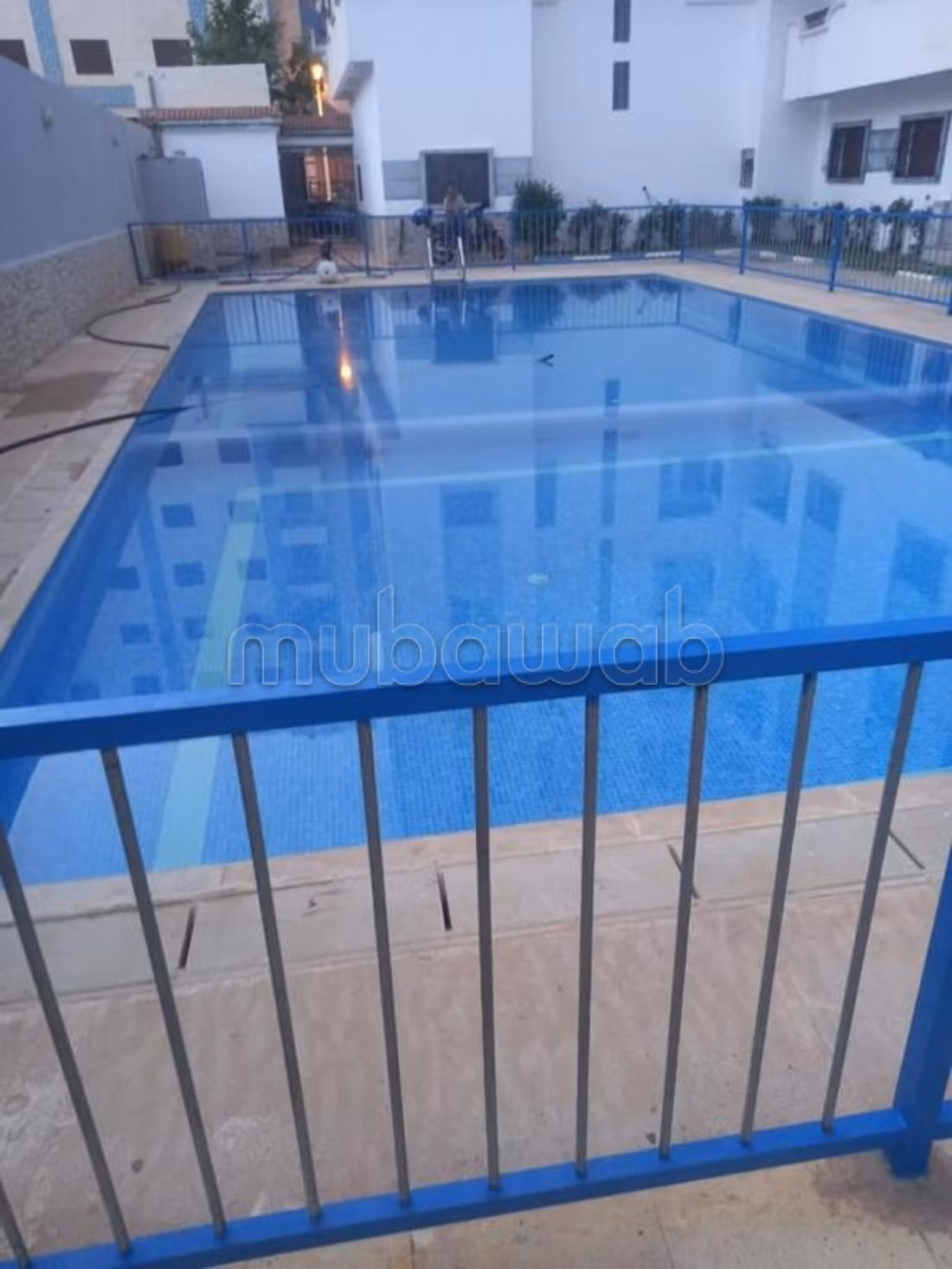 Clean apartment with pool access