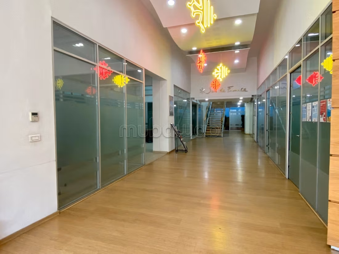 Commercial space / Office 625 m² Maarif Palmier