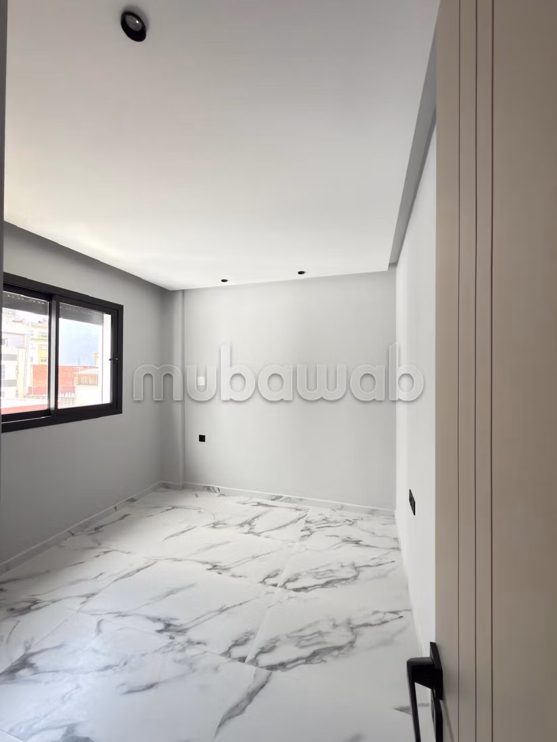 Empty apartment for rent