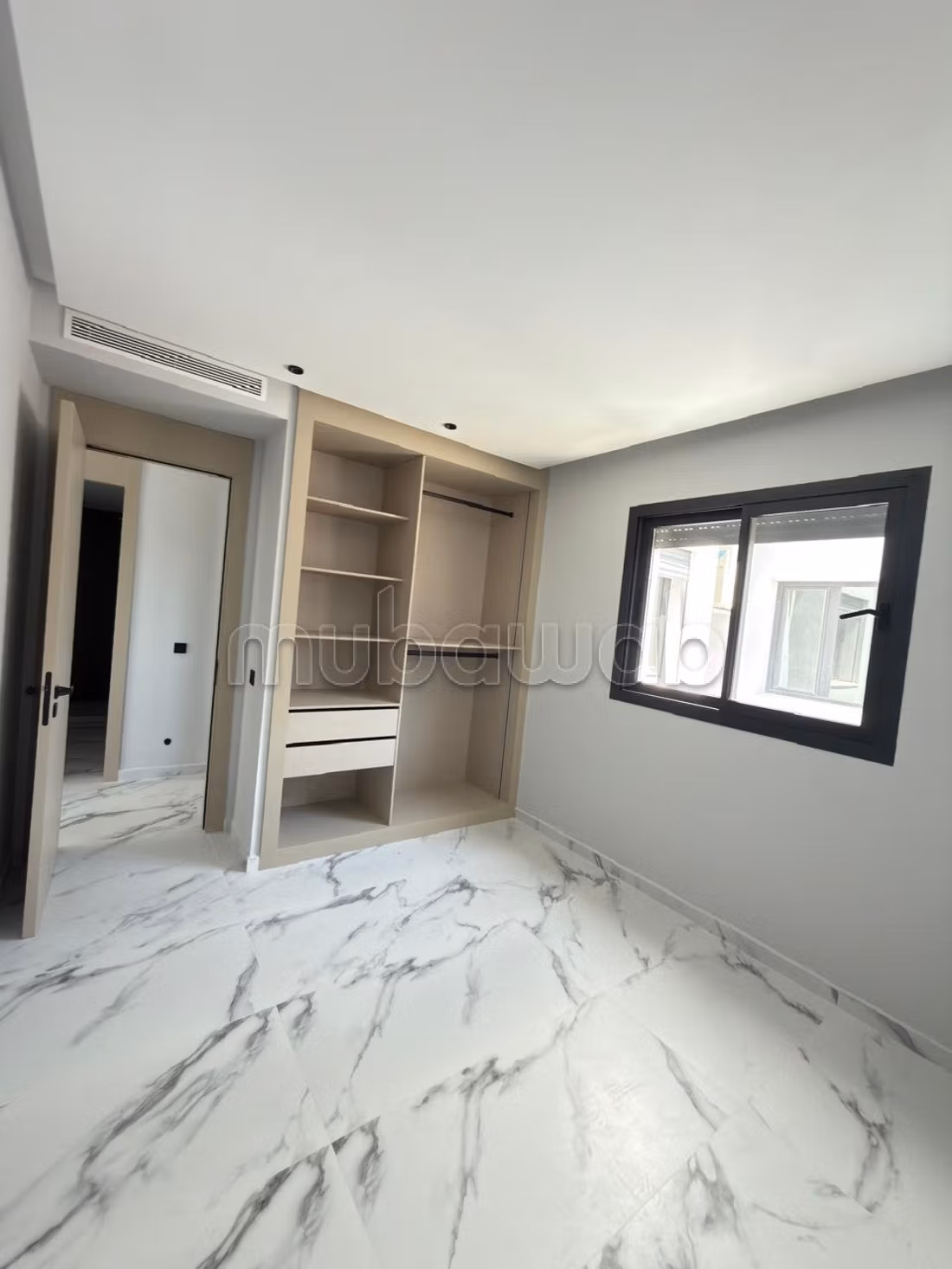 Empty apartment for rent