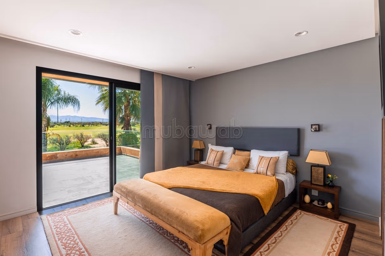 Villa d' exception, front de golf, 927 m2 hab