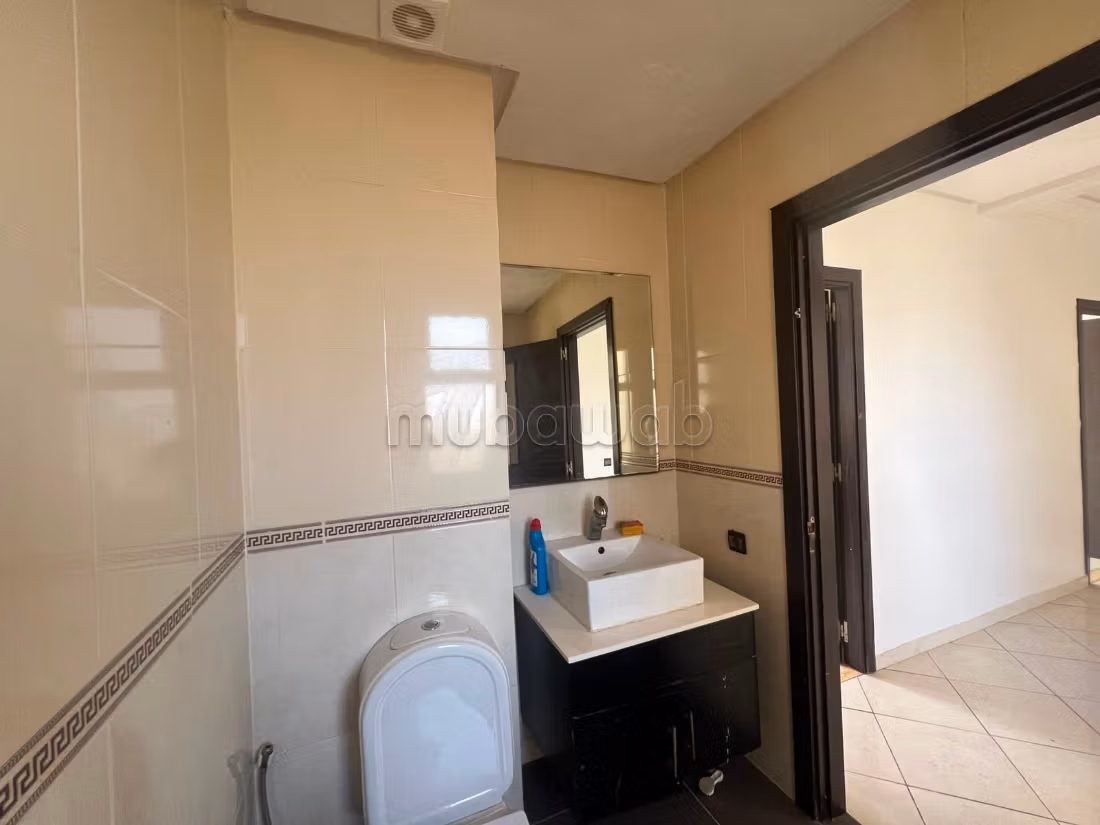 Spacious apartment for rent empty Aida