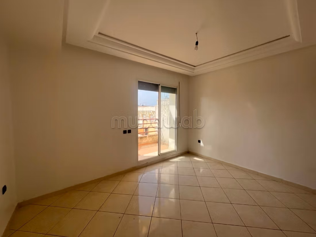 Spacious apartment for rent empty Aida