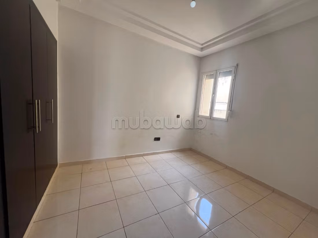 Spacious apartment for rent empty Aida