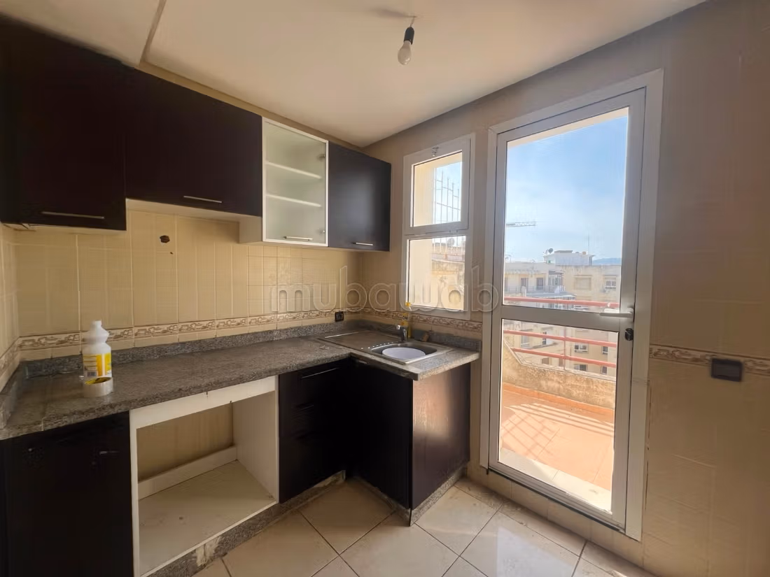 Spacious apartment for rent empty Aida