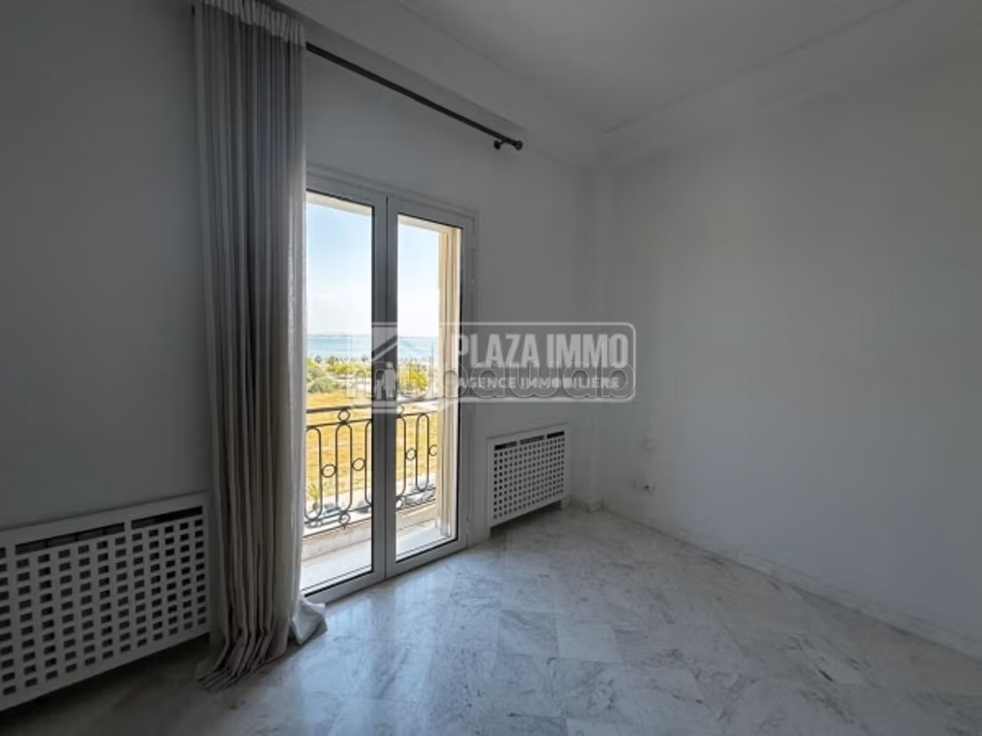 In vendita un magnifico appartamento S3 al lago 2