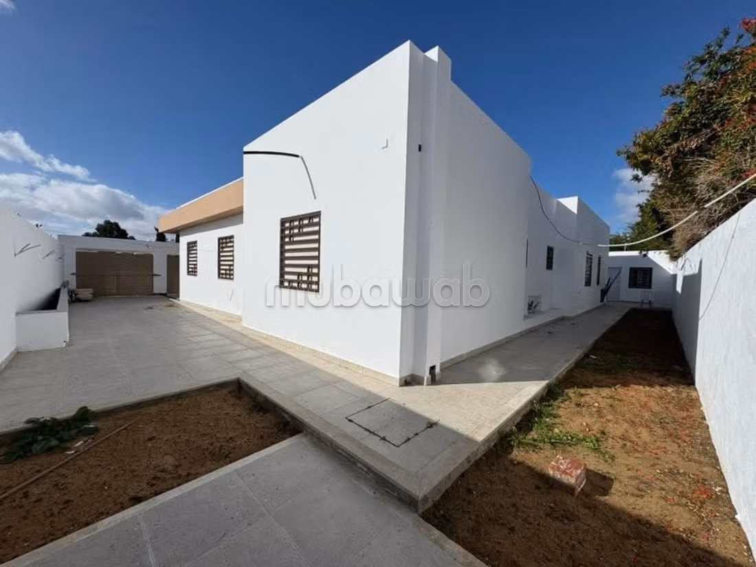 A Vendre Villa avec Piscine à Chotrana 2