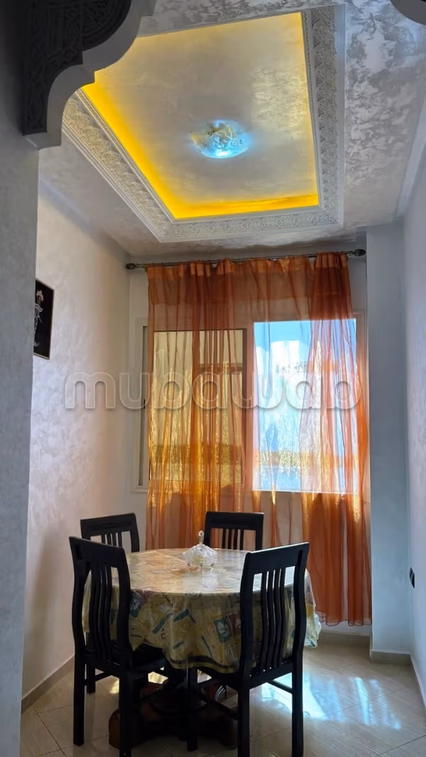 Huur dit appartement in Mers Sultan. Totale oppervlakte 80 m². Gemeubileerd