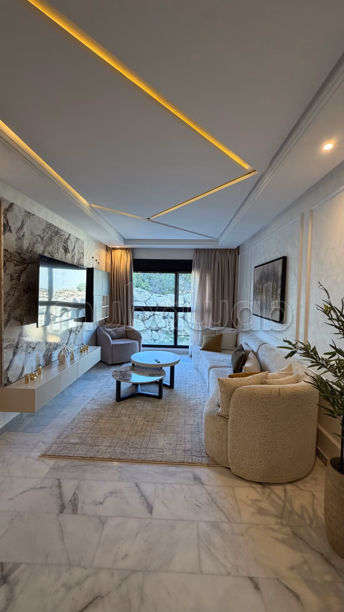 Appartement splendide neuf avec piscine