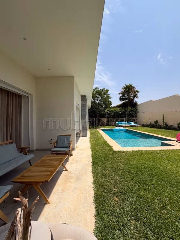 Villa di lusso in affitto. 5 camere. Completamente arredato