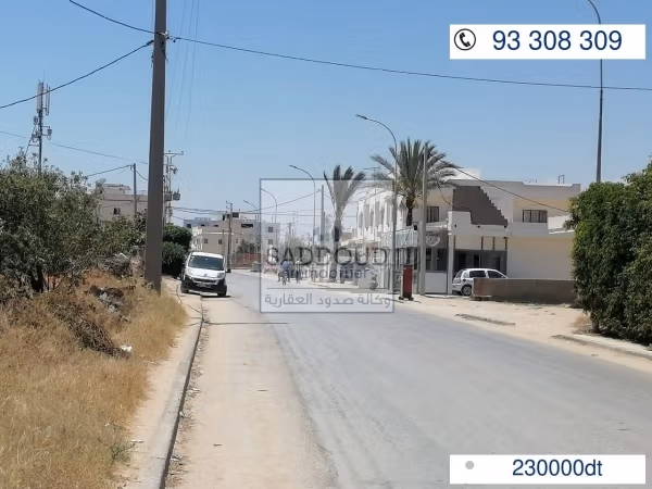 Terrain 660m à vendre – Route Tunis Km 7