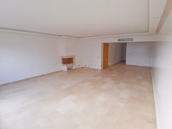 Muy bonito apartamento de 4 habitaciones sin vistas