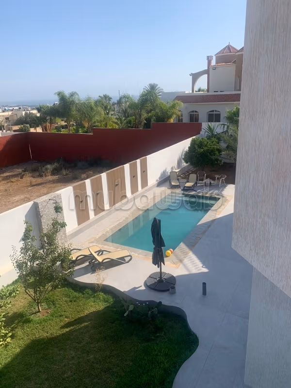 Ottima villa in vendita a El Haga. 6 camere confortevoli. Arredata