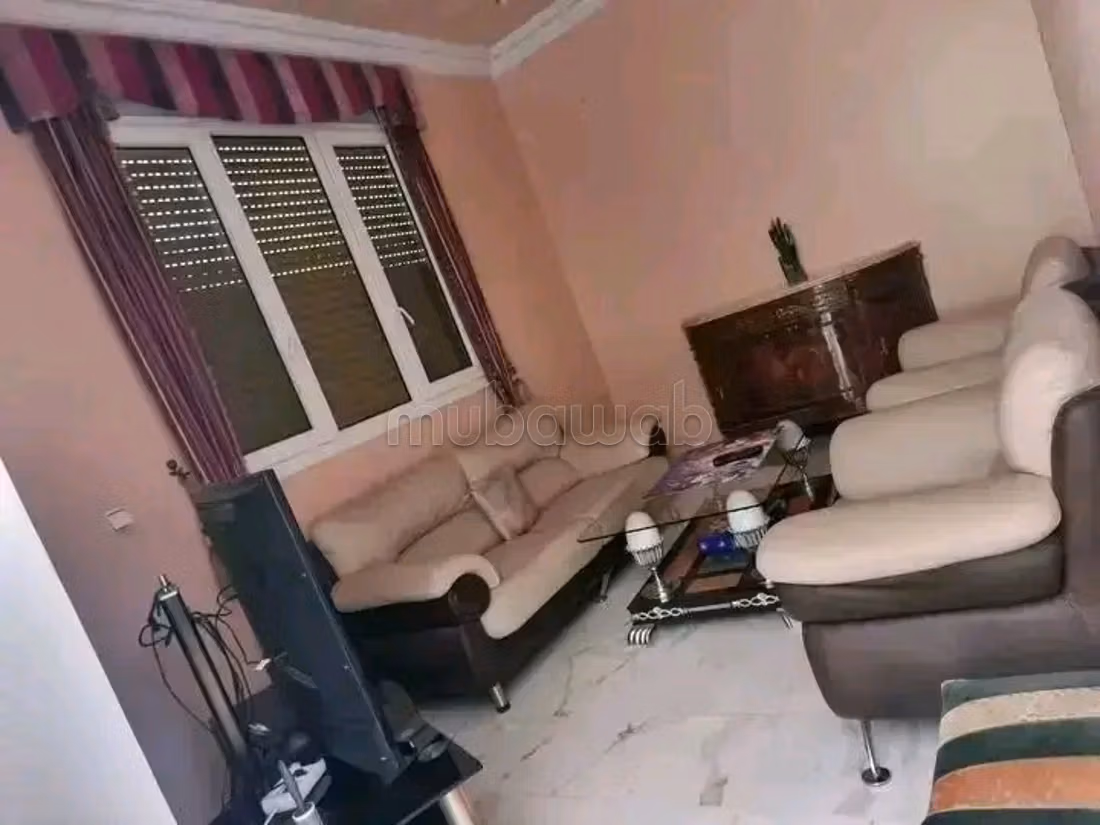 Uitstekend huis te koop in Ailigh. 7 grote kamers. Gemeubileerd