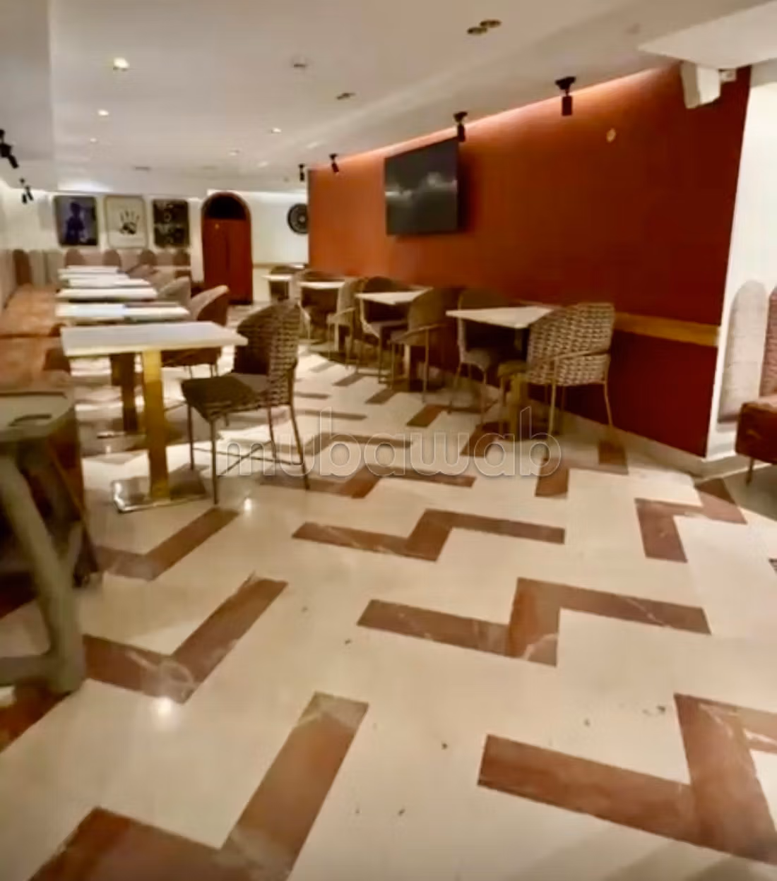 Café restaurant tout équipé à l'achat à Route de Safi.
Surface totale 223 m².
Résidence avec concierge, climatisation générale
