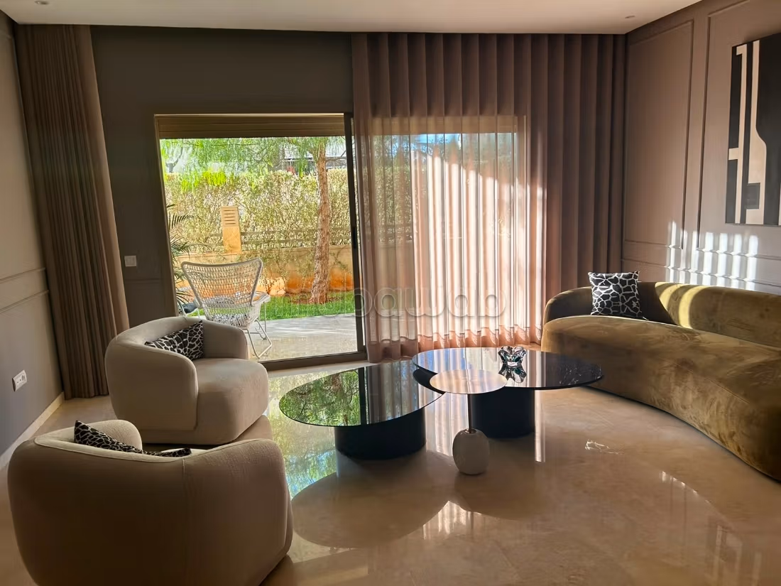 Location d'un appartement à Ville Verte.
Surface de 217 m².
Climatisation et piscine — 2
