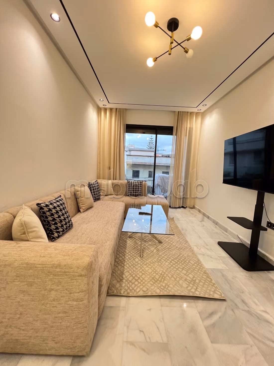 Très bel appartement en location à Palmier.
Surface de 58 m².
Meublé — 2