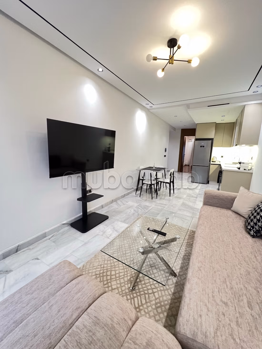 Très bel appartement en location à Palmier.
Surface de 58 m².
Meublé — 4