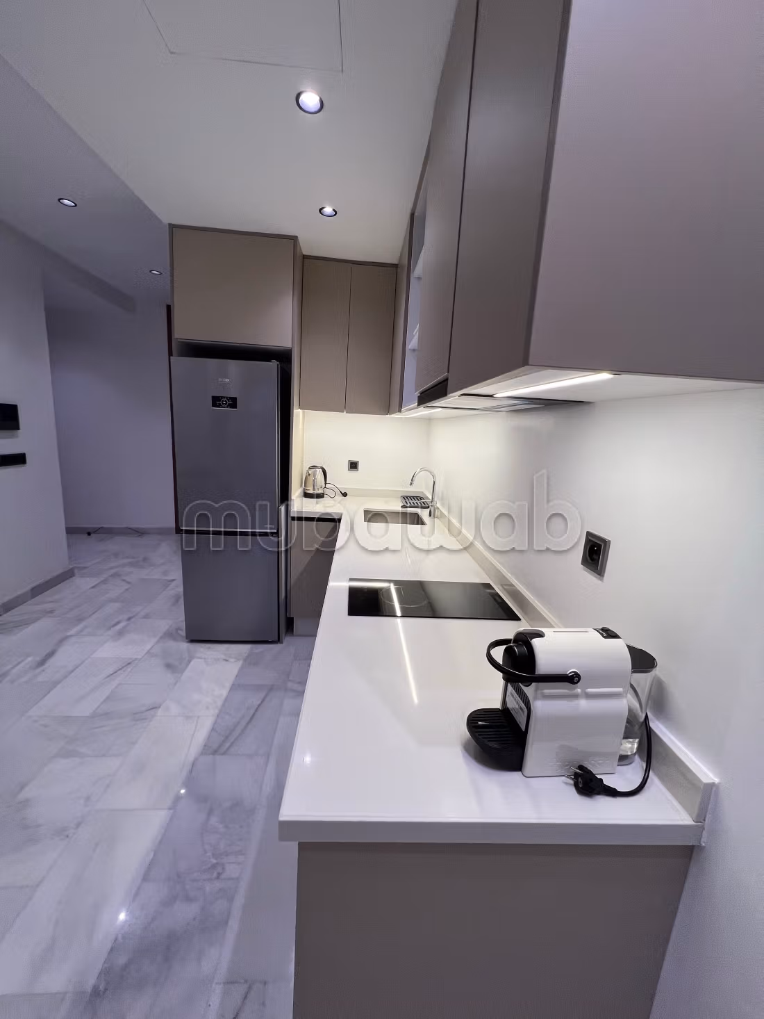 Très bel appartement en location à Palmier.
Surface de 58 m².
Meublé — 5
