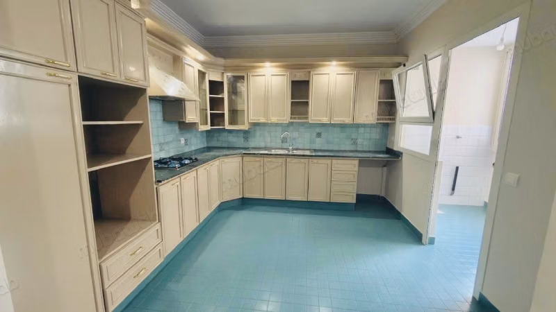 Appartement à l'achat à Racine.
Superficie 153 m²