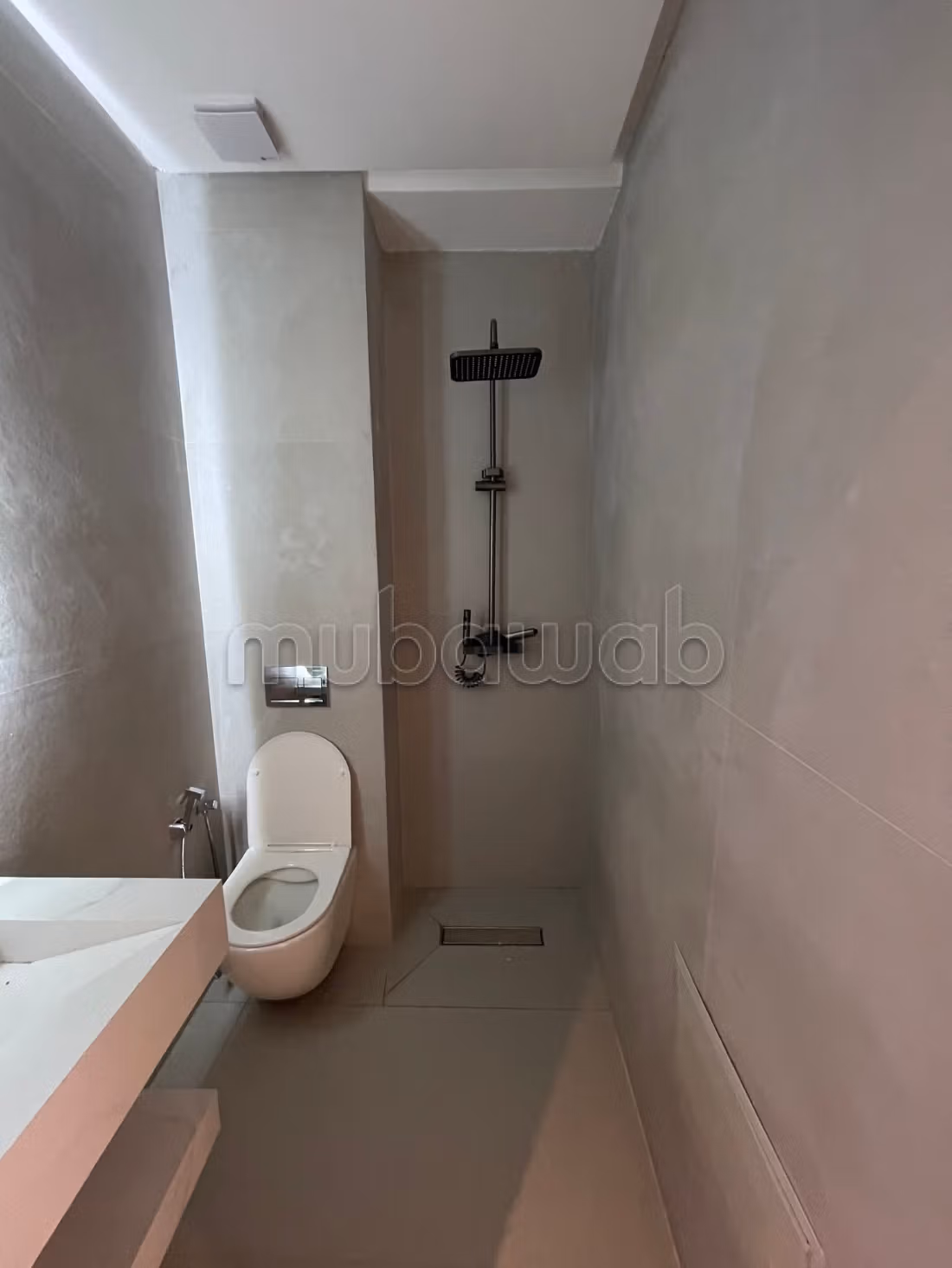 Appartement en location à Route Casablanca. 
2 chambres agréables. 
Bien meublé — 6