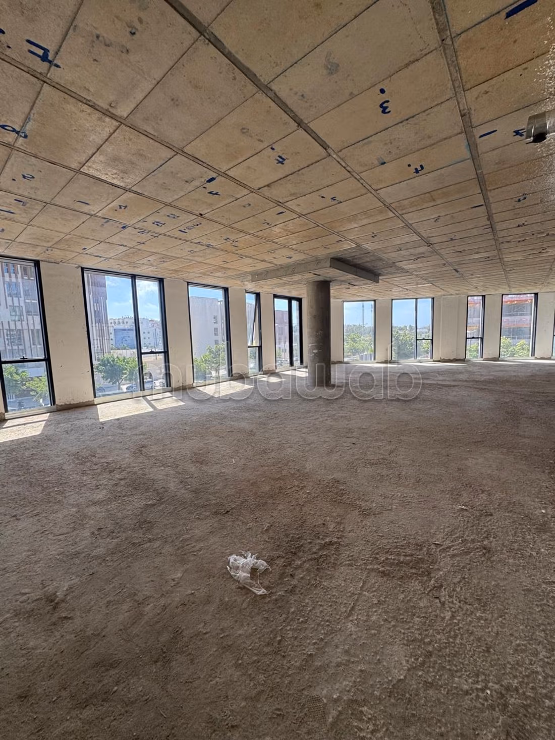Plateau de bureaux premium de 1.460 m de surface exploitable a la location a CFC