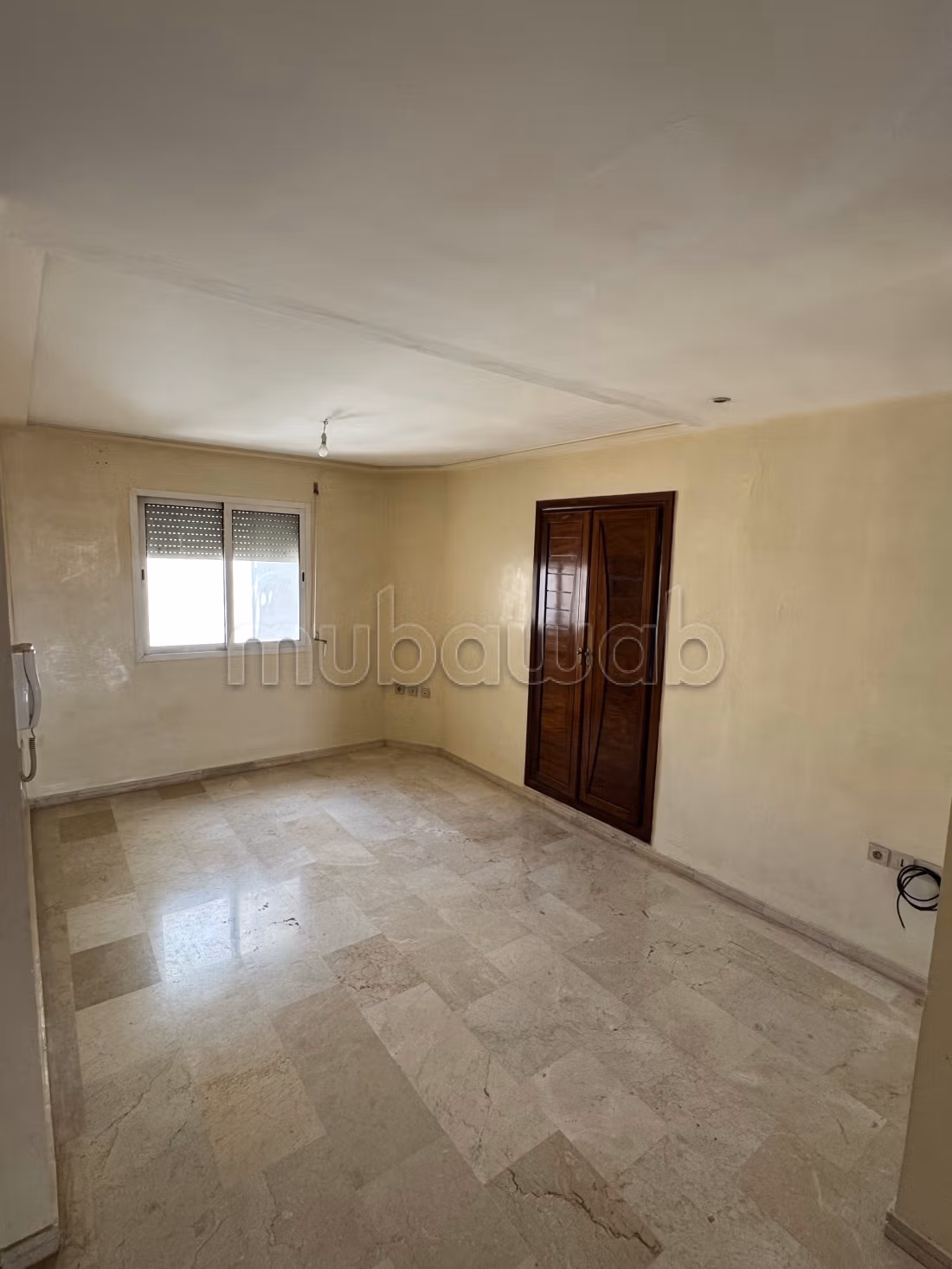 Superbe appartement à vendre à Hamria.
Superficie 130 m².
Cheminée et service de conciergerie