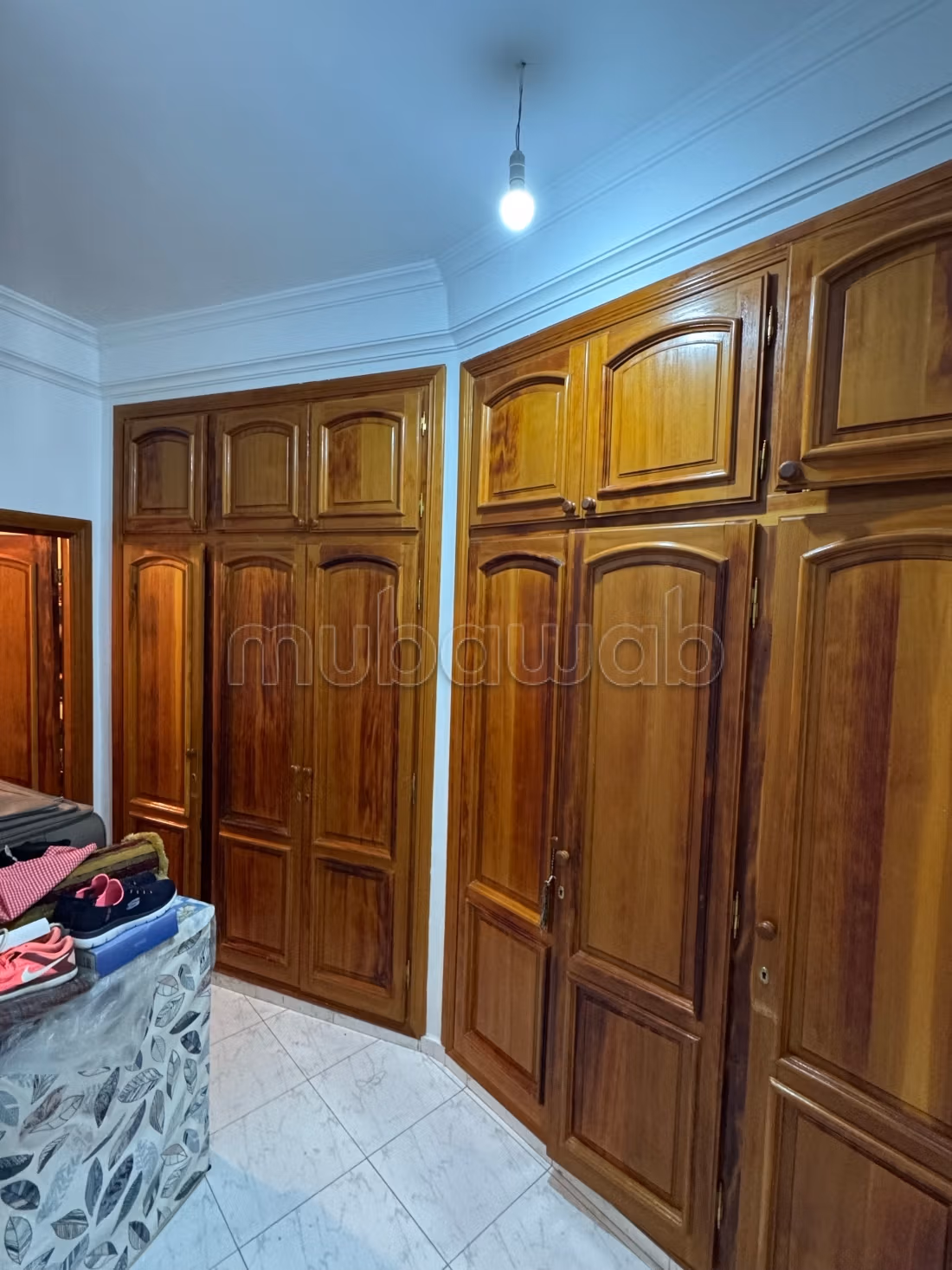 Vend appartement à Hamria. 6 grandes pièces. Environnement calme avec vue montagne, double vitrage