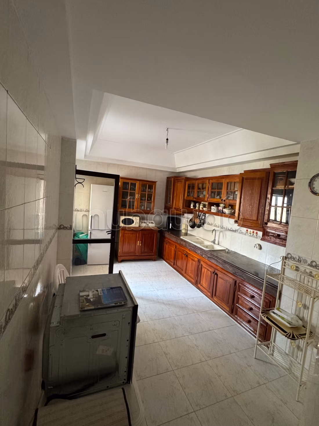 Vend appartement à Hamria. 6 grandes pièces. Environnement calme avec vue montagne, double vitrage
