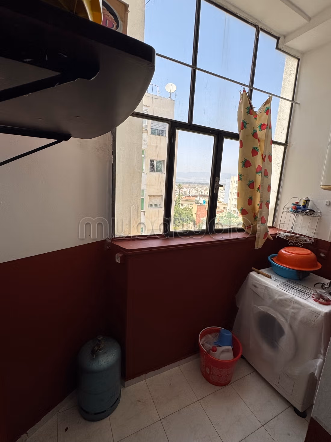 Vend appartement à Hamria. 6 grandes pièces. Environnement calme avec vue montagne, double vitrage