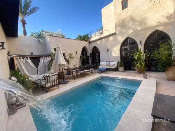 Villa d’exception meublée à vendre – Palmeraie de Marrakech