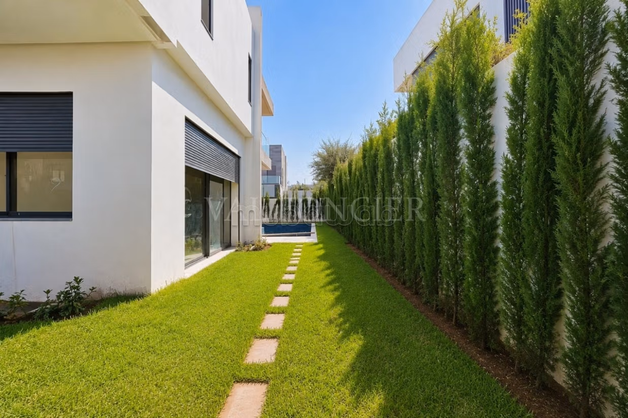 Villa nuova contemporanea in vendita a Dar Bouazza – 4 camere da letto, piscina e terrazza