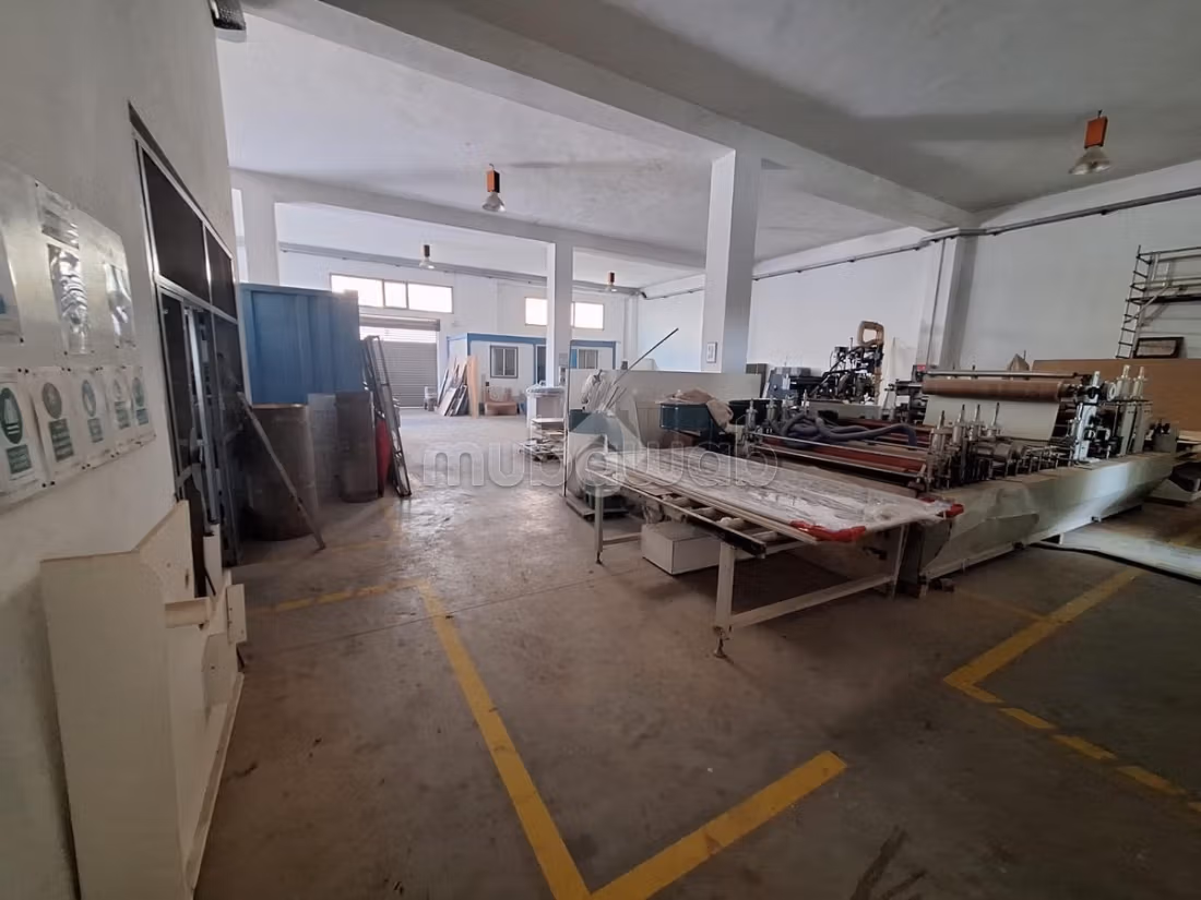 Magazzino in vendita