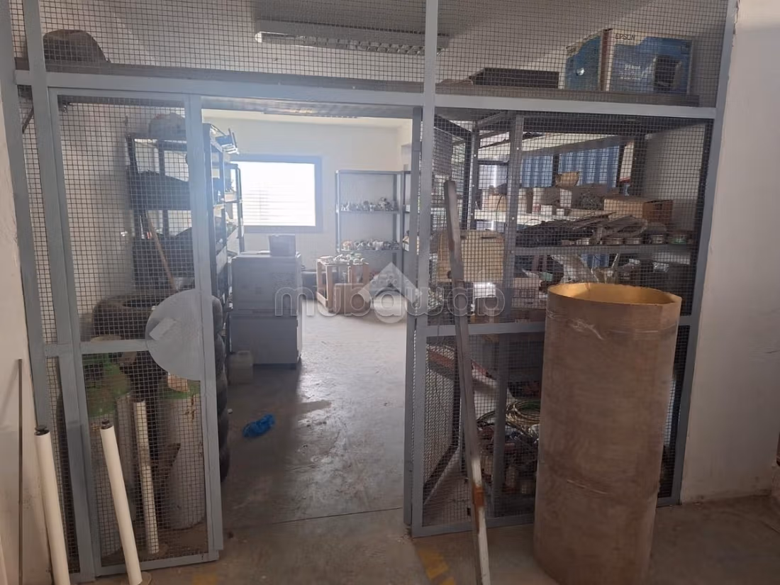 Magazzino in vendita